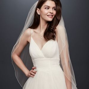 Veil- One Tier Tulle Fingertip Veil w/ Pencil Edge